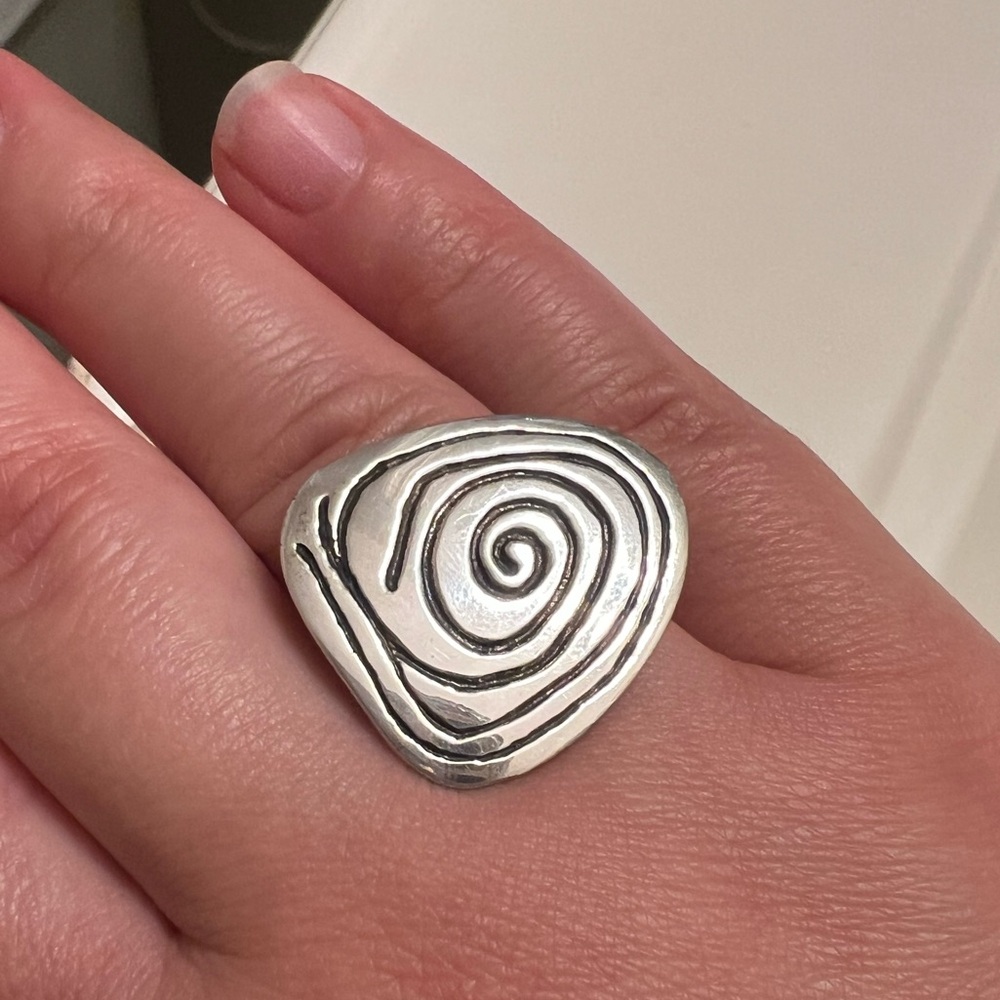 Rose design pure silver ring